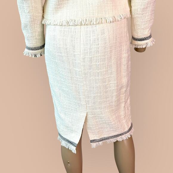 J. Crew Ivory Two Piece Suit Set Moto Jacket Skirt Women Size 2/4 Tweed Fringed - Picture 9 of 14
